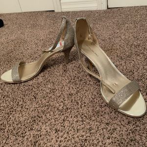 Womens gold shoe size 10